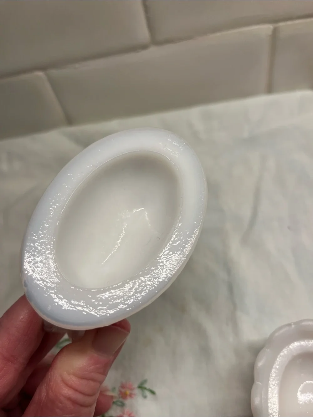 Small Vintage Westmoreland White Milk Glass Hen/Chicken On Nest Dish
